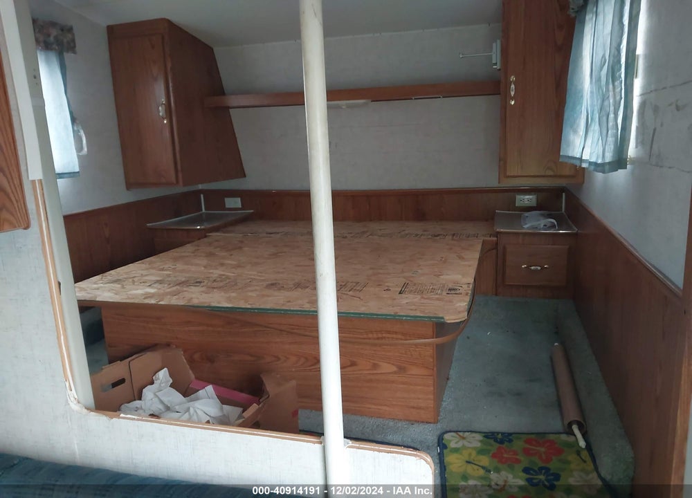 2000 MALLARD OTHER VIN: 1EF5M2328Y2470289