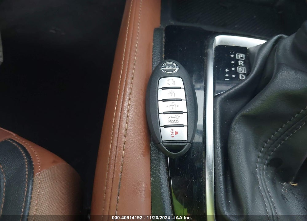 2017 NISSAN ROGUE SL VIN: JN8AT2MT1HW393385
