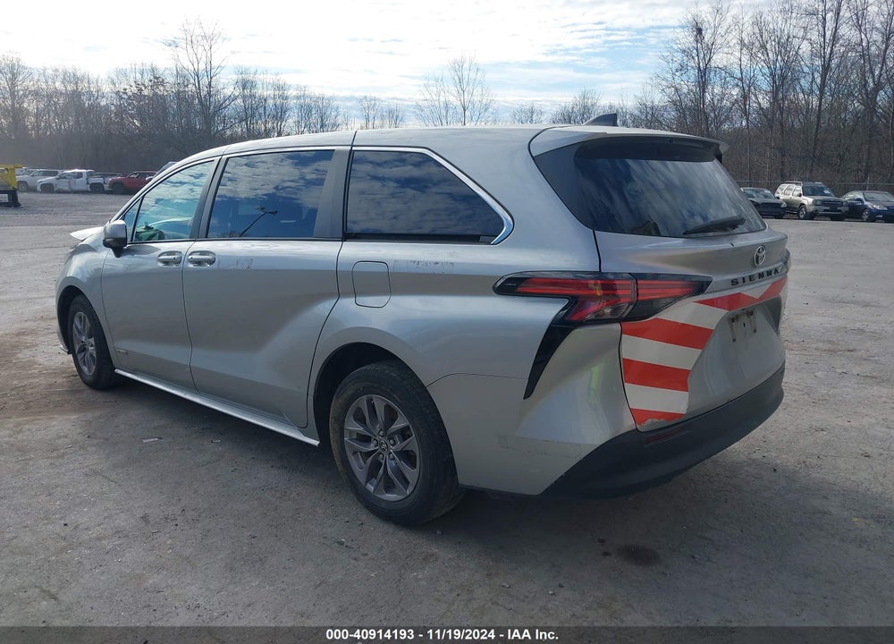 2021 TOYOTA SIENNA LE VIN: 5TDKSKFC1MS036492