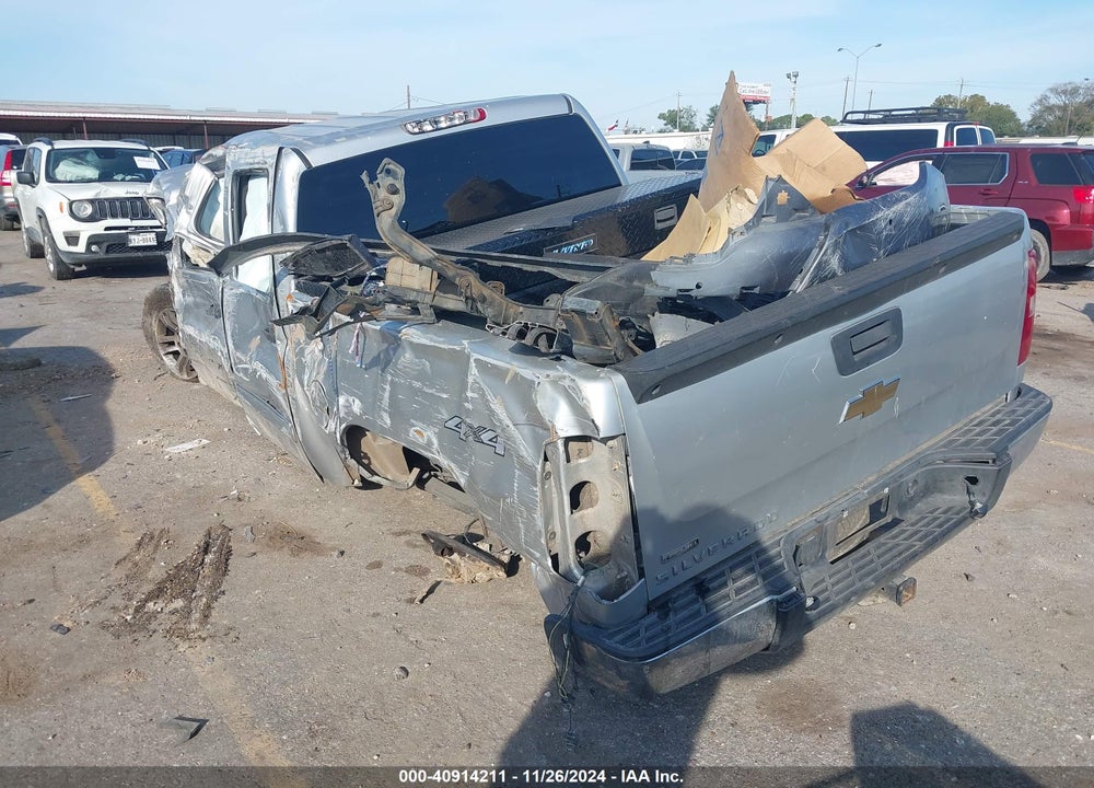 2011 CHEVROLET SILVERADO 1500 LT VIN: 3GCPKSE33BG201123