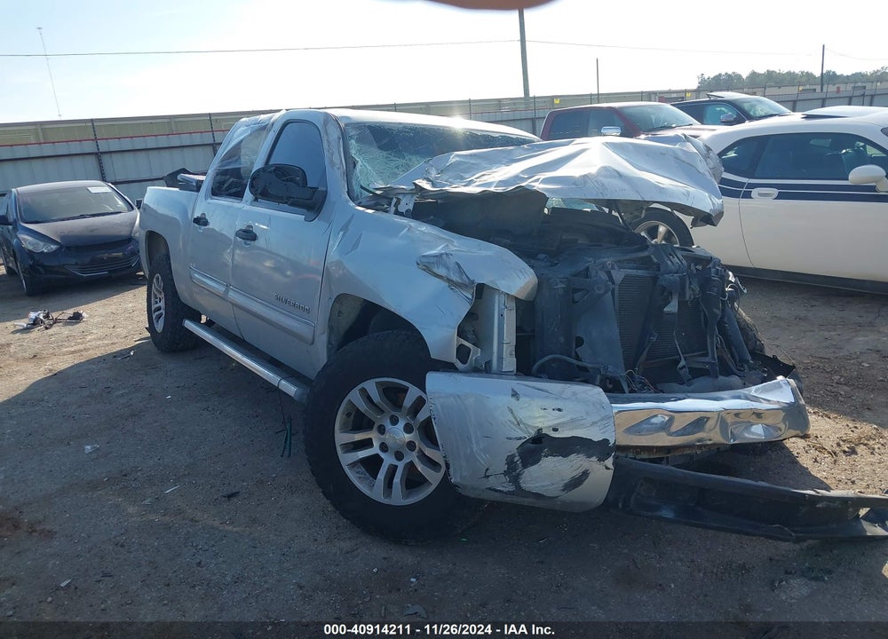 2011 CHEVROLET SILVERADO 1500 LT VIN: 3GCPKSE33BG201123