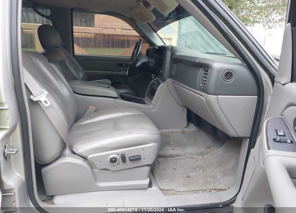 2004 CHEVROLET TAHOE LT VIN: 1GNEK13Z24J300503