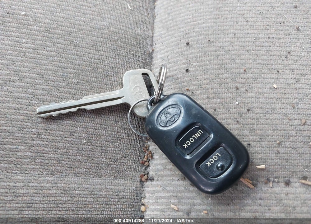 2000 TOYOTA CAMRY LE V6 VIN: JT2BF22K2Y0241953