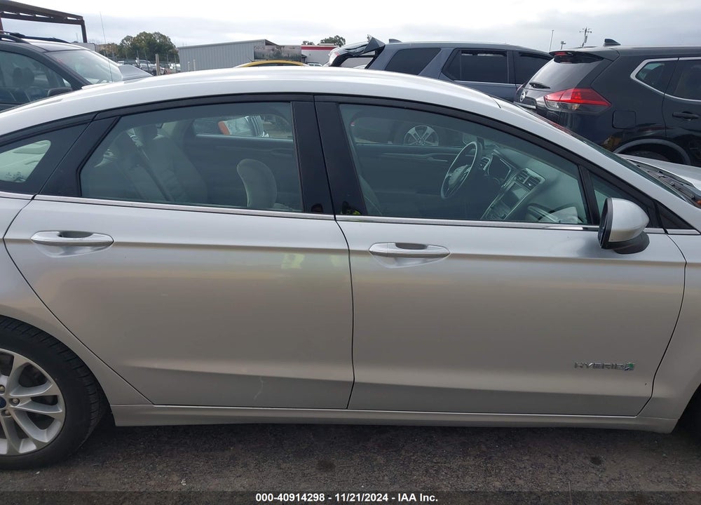 2019 FORD FUSION HYBRID SE VIN: 3FA6P0LU4KR206340
