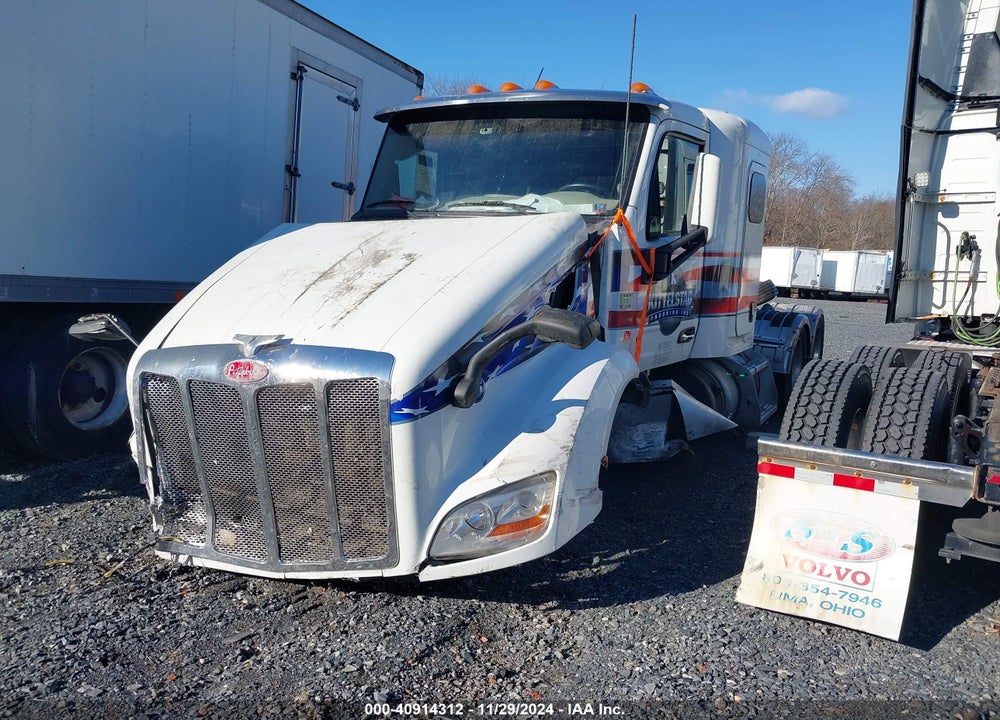 2021 PETERBILT 579 VIN: 1XPBD49X4MD739857