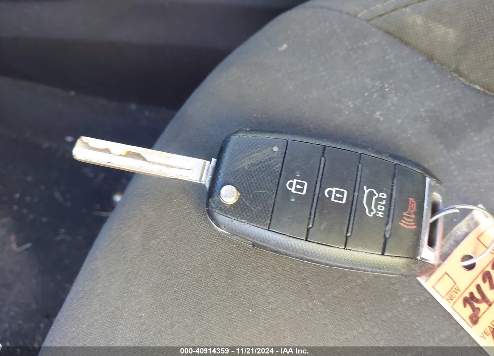 2017 KIA SORENTO 3.3L LX VIN: 5XYPGDA54HG188457