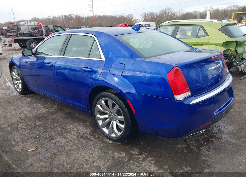 2018 CHRYSLER 300 TOURING L VIN: 2C3CCAAG7JH270043