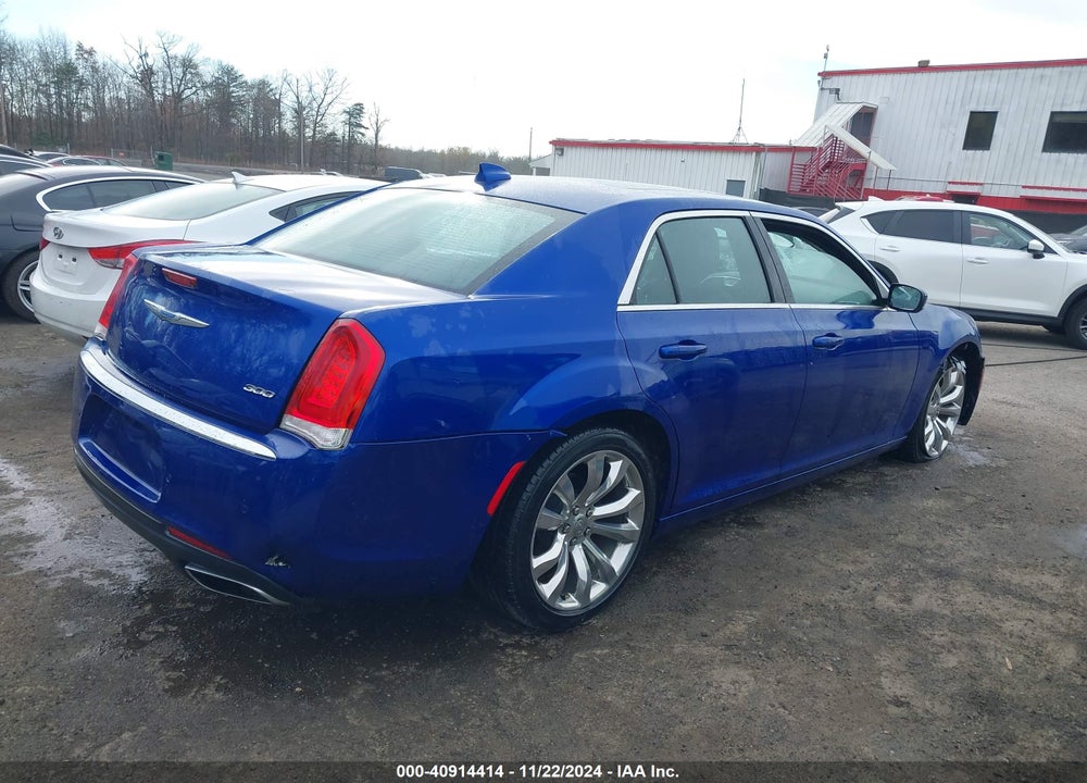 2018 CHRYSLER 300 TOURING L VIN: 2C3CCAAG7JH270043