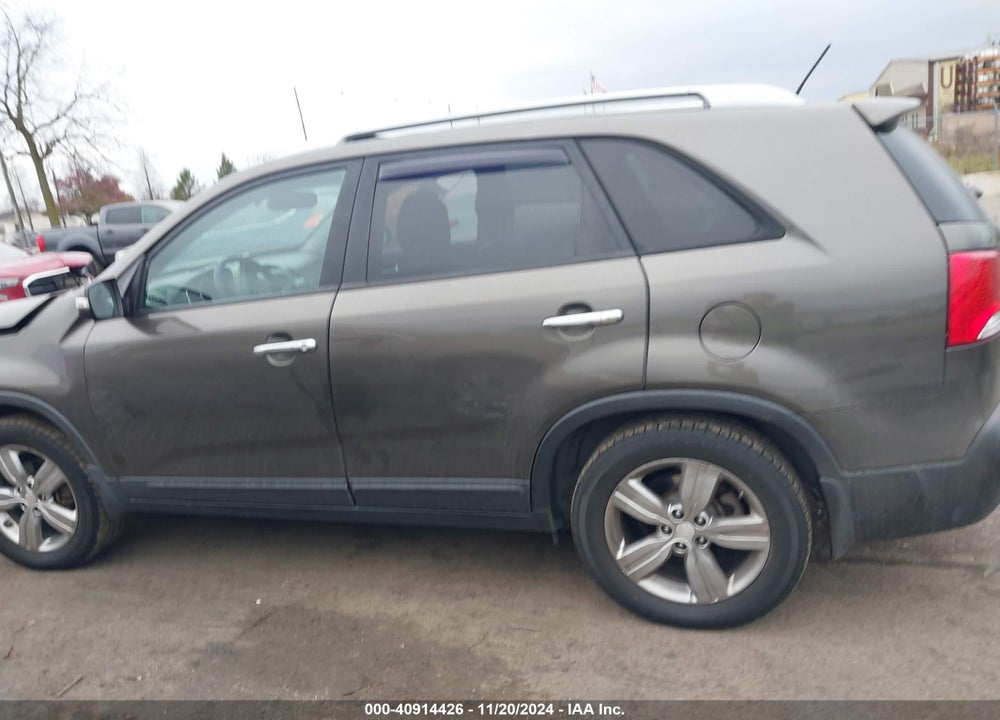2013 KIA SORENTO EX VIN: 5XYKU3A65DG318343