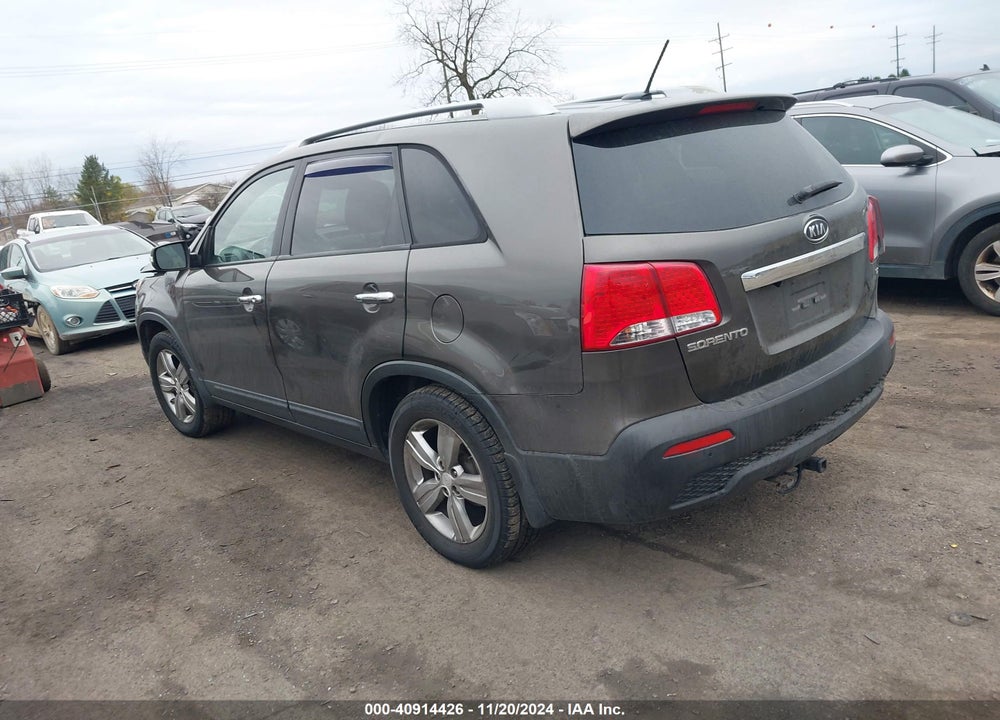 2013 KIA SORENTO EX VIN: 5XYKU3A65DG318343