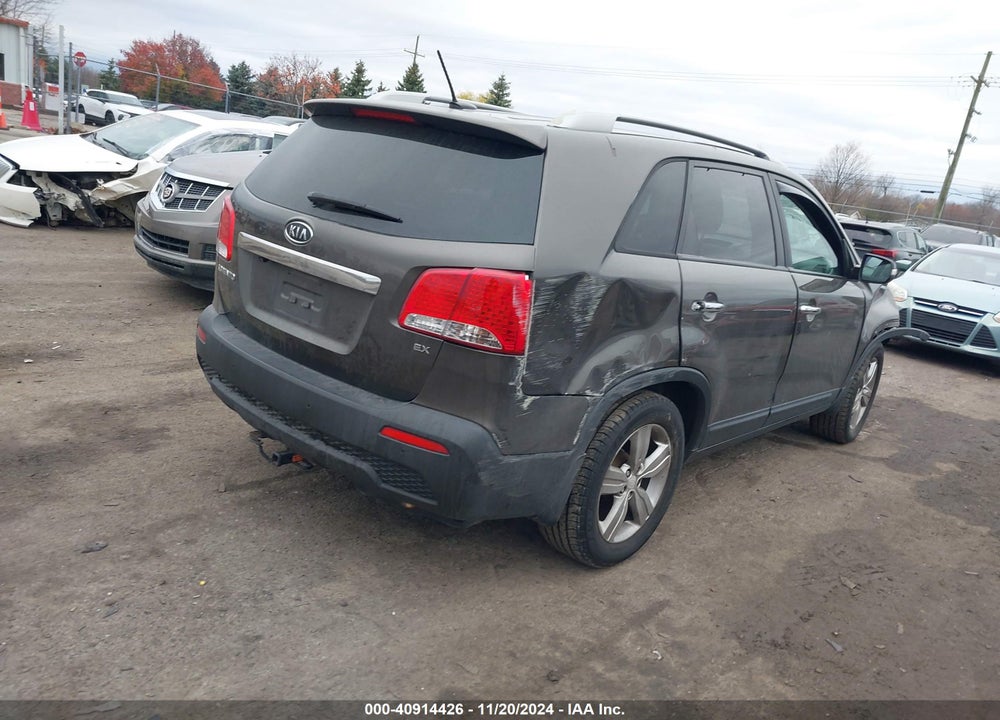 2013 KIA SORENTO EX VIN: 5XYKU3A65DG318343