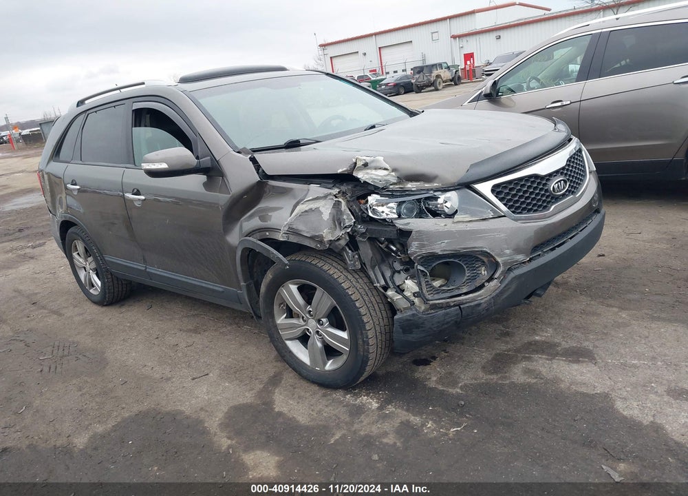2013 KIA SORENTO EX VIN: 5XYKU3A65DG318343