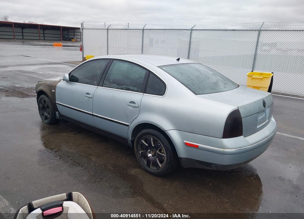 2001 VOLKSWAGEN PASSAT GLX VIN: WVWTH63B71E171189
