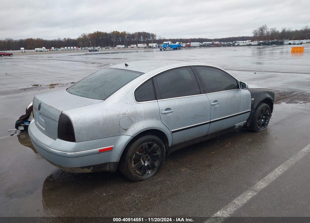 2001 VOLKSWAGEN PASSAT GLX VIN: WVWTH63B71E171189