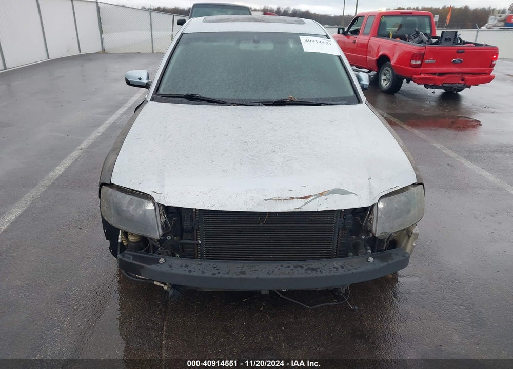 2001 VOLKSWAGEN PASSAT GLX VIN: WVWTH63B71E171189