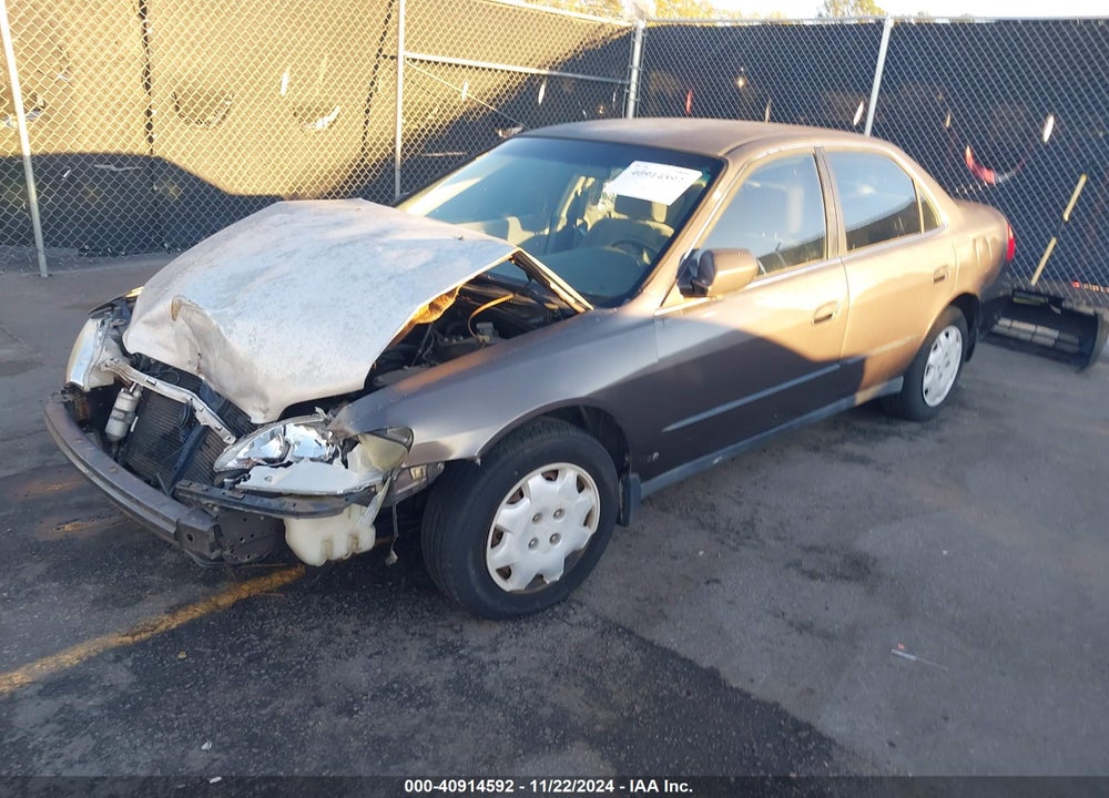 1999 HONDA ACCORD LX VIN: 1HGCG5548XA050832