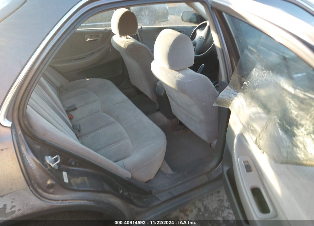 1999 HONDA ACCORD LX VIN: 1HGCG5548XA050832