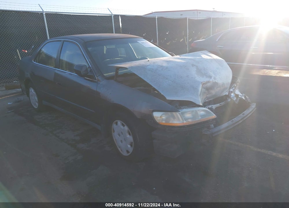 1999 HONDA ACCORD LX VIN: 1HGCG5548XA050832