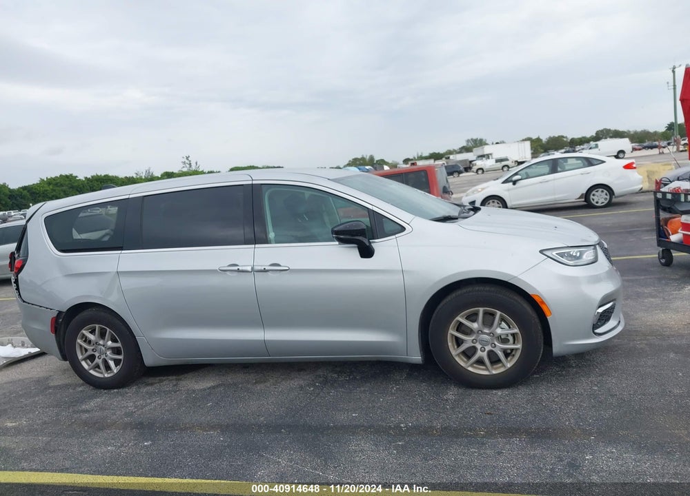 2024 CHRYSLER PACIFICA TOURING L VIN: 2C4RC1BGXRR132135