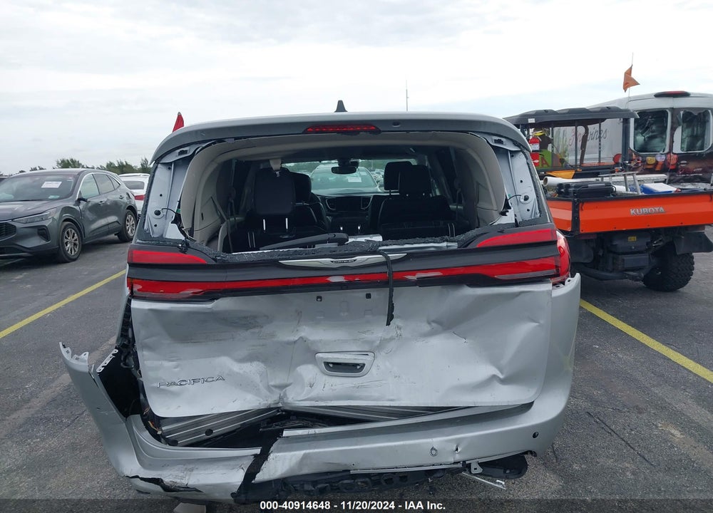 2024 CHRYSLER PACIFICA TOURING L VIN: 2C4RC1BGXRR132135