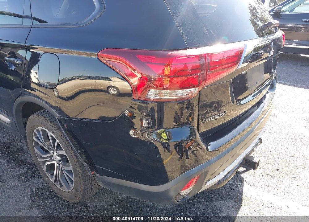 2017 MITSUBISHI OUTLANDER ES VIN: JA4AZ2A35HZ036329