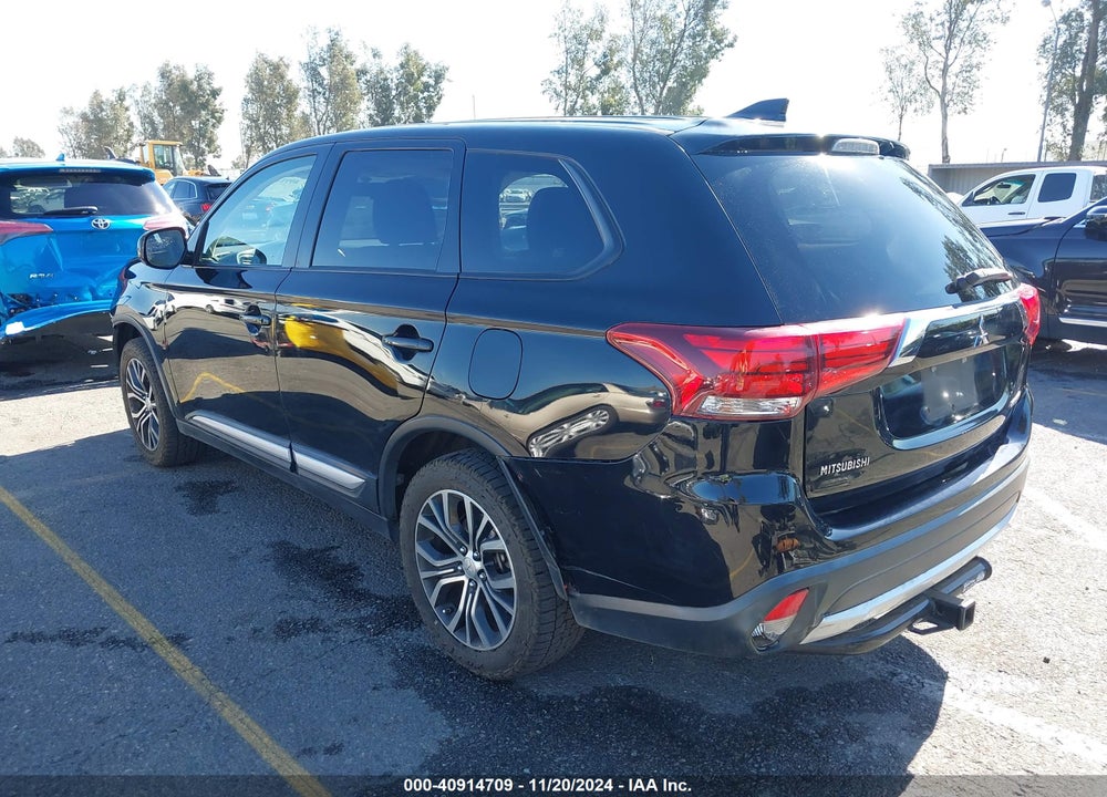 2017 MITSUBISHI OUTLANDER ES VIN: JA4AZ2A35HZ036329