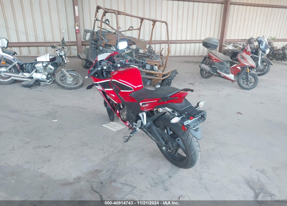 2020 HONDA CBR300 R VIN: MLHNC5100L5600384
