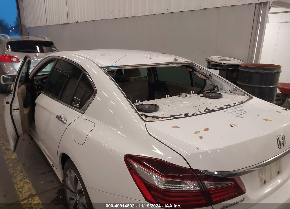 2016 HONDA ACCORD VIN: 1HGCR2F74GA125026