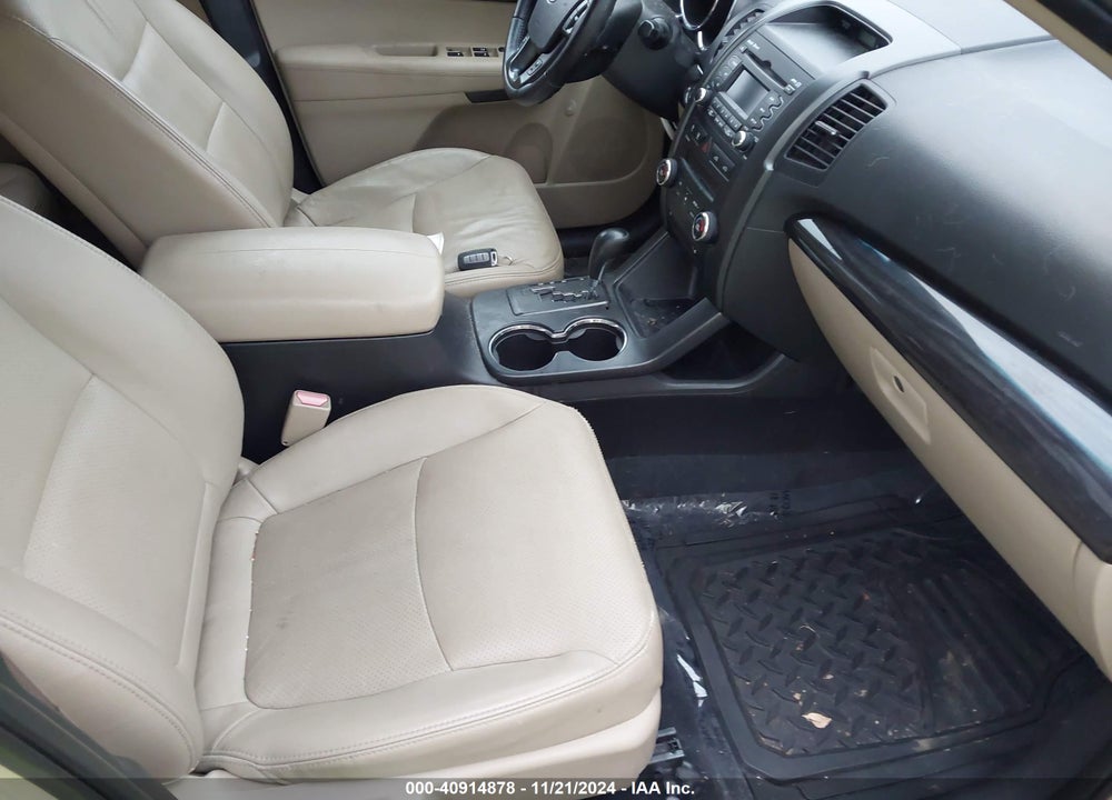 2011 KIA SORENTO EX VIN: 5XYKUCA18BG070526