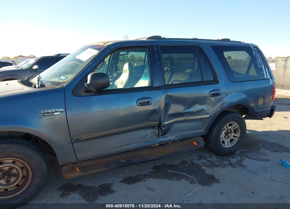 2001 FORD EXPEDITION XLT VIN: 1FMRU15W51LA07780