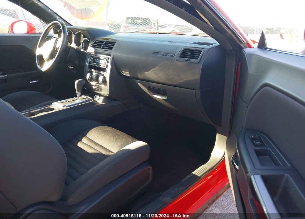 2014 DODGE CHALLENGER SXT VIN: 2C3CDYAG2EH302148