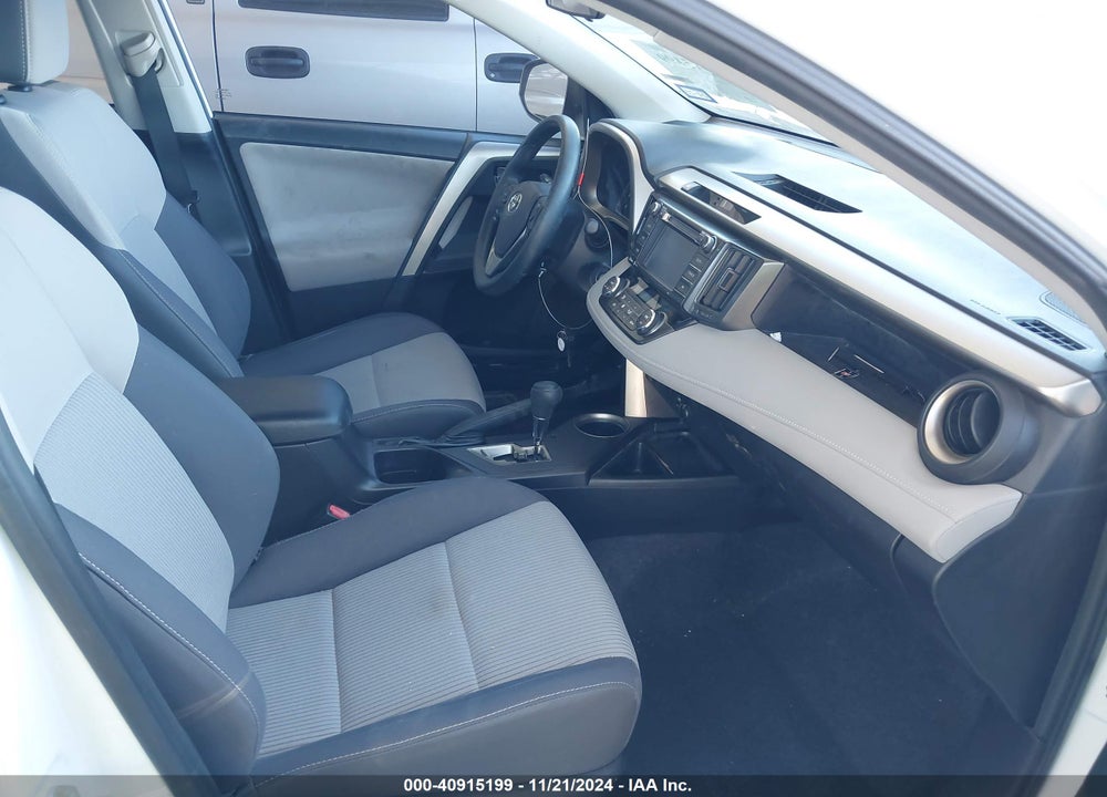 2015 TOYOTA RAV4 XLE VIN: 2T3WFREVXFW161395