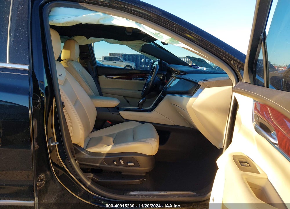 2017 CADILLAC XT5 PREMIUM LUXURY VIN: 1GYKNCRS7HZ156232