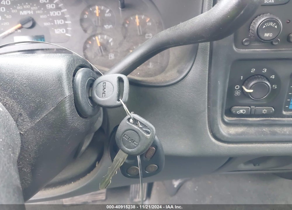 2005 GMC SIERRA 1500 SLE VIN: 1GTEK19B85E336953