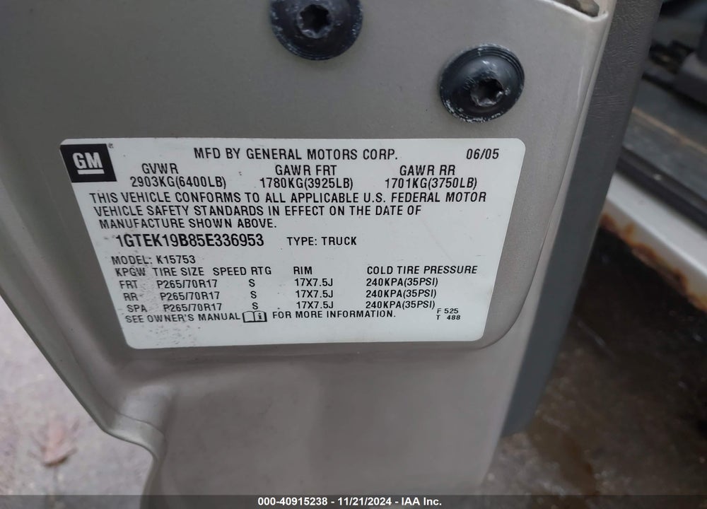 2005 GMC SIERRA 1500 SLE VIN: 1GTEK19B85E336953