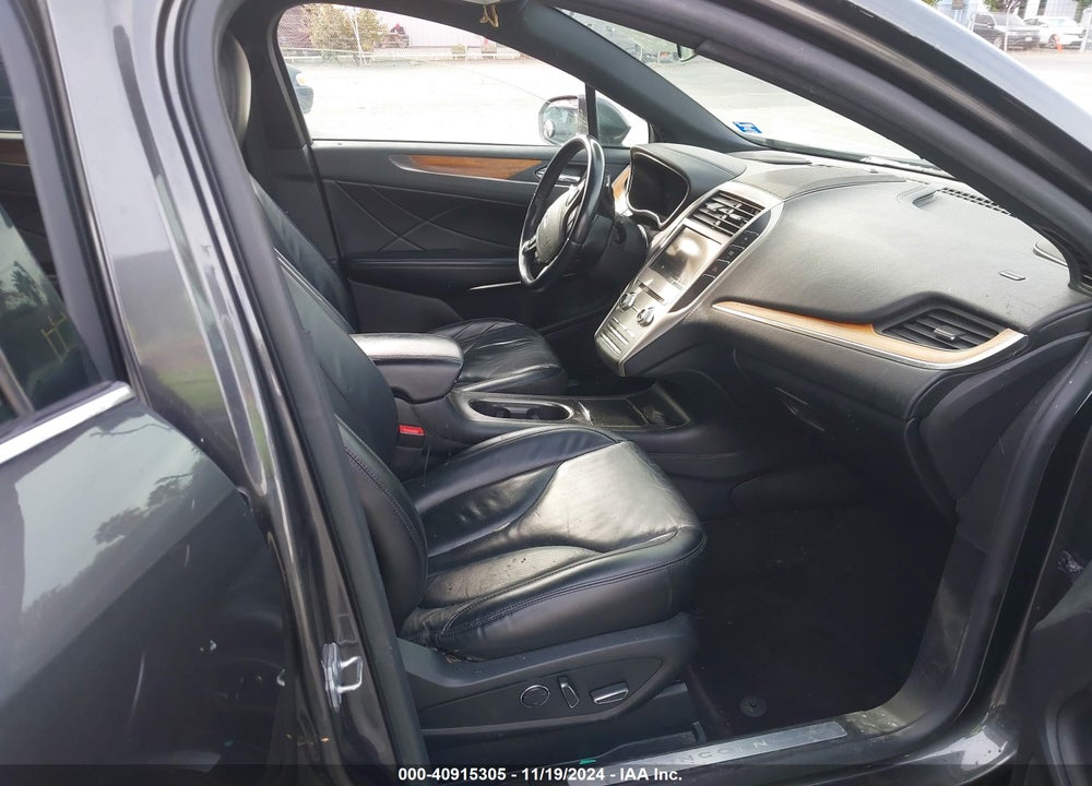 2018 LINCOLN MKC SELECT VIN: 5LMCJ2C98JUL20668