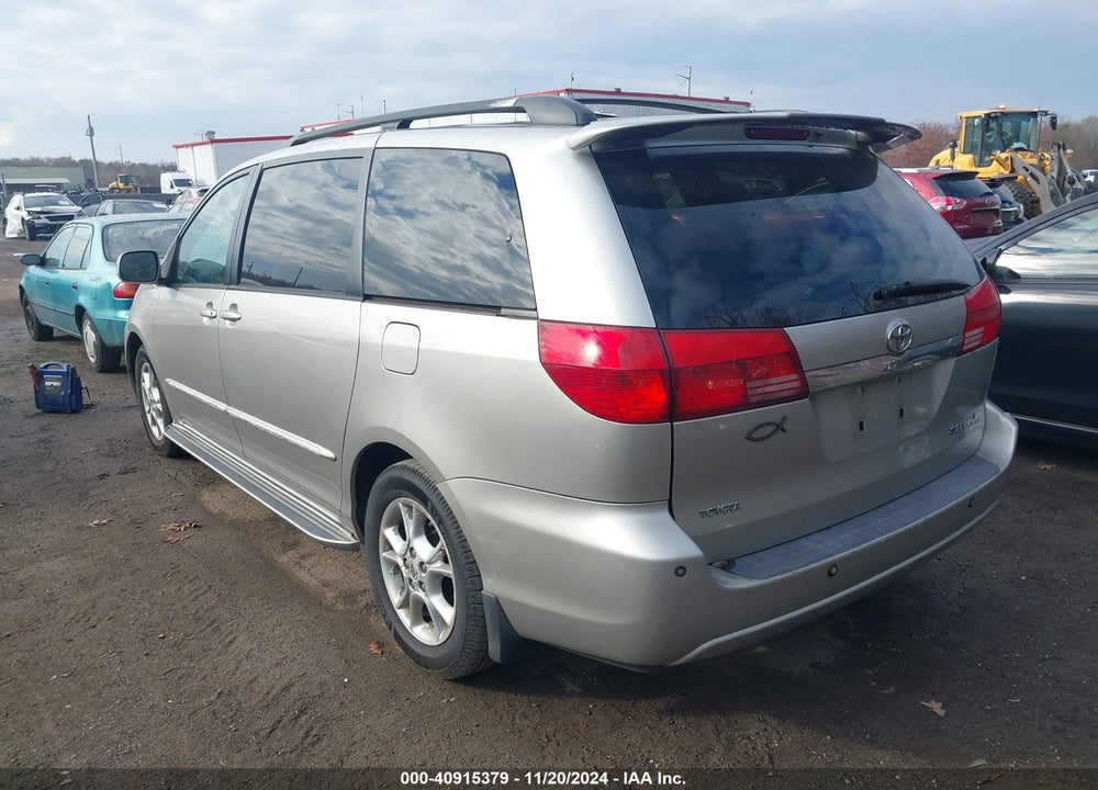 2004 TOYOTA SIENNA XLE/LTD VIN: 5TDZA22C44S117817