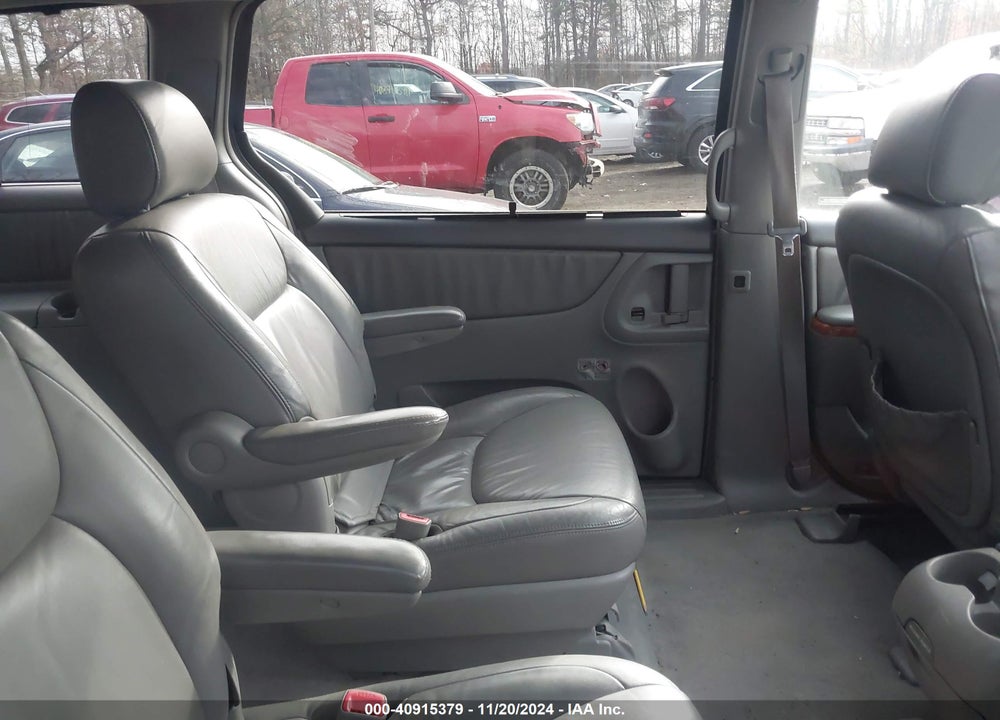 2004 TOYOTA SIENNA XLE/LTD VIN: 5TDZA22C44S117817