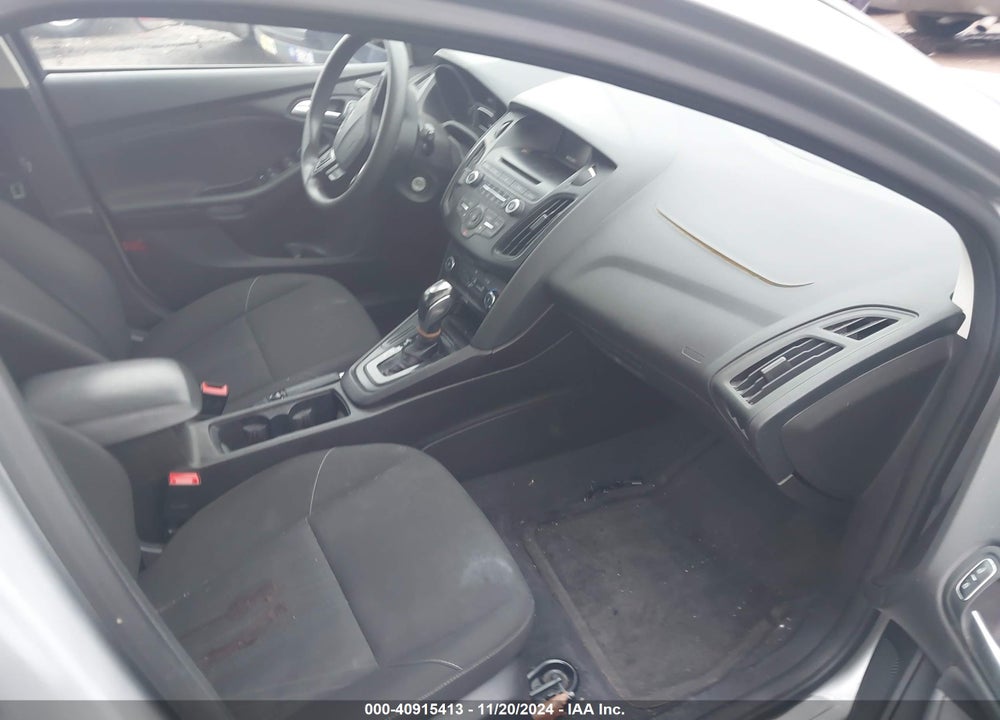2015 FORD FOCUS SE VIN: 1FADP3K21FL201416