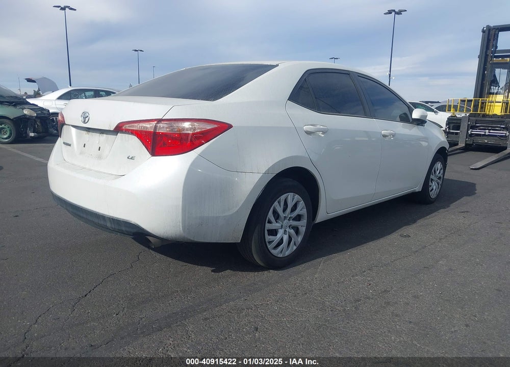 2018 TOYOTA COROLLA LE VIN: 5YFBURHE5JP852191