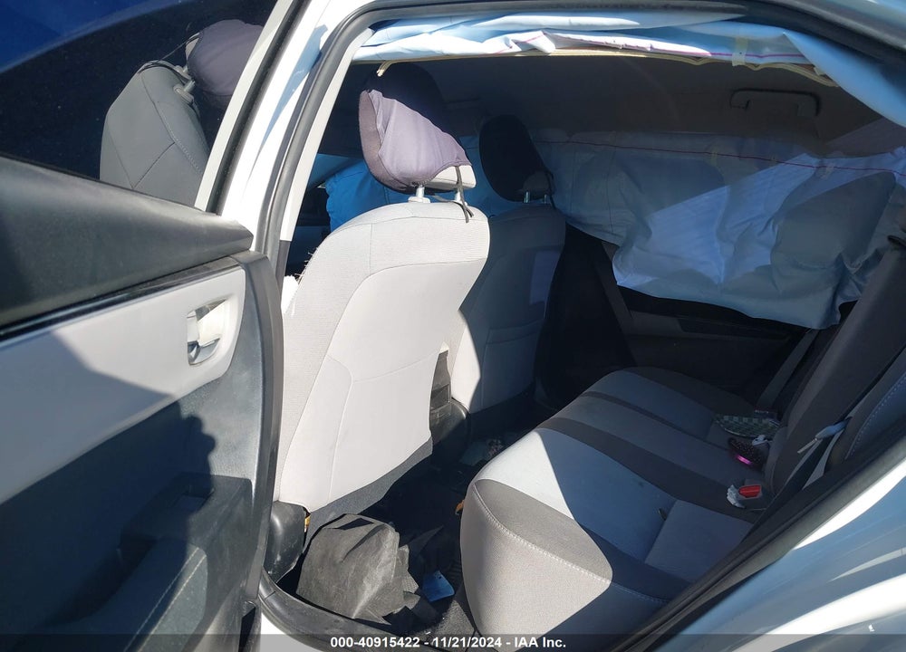 2018 TOYOTA COROLLA LE VIN: 5YFBURHE5JP852191