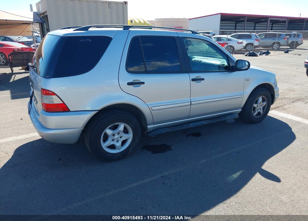 2000 MERCEDES-BENZ ML 320 VIN: 4JGAB54E7YA217063