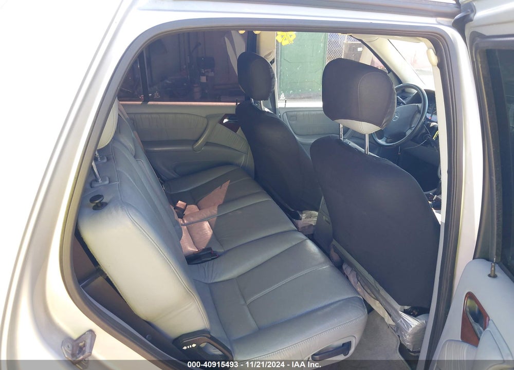 2000 MERCEDES-BENZ ML 320 VIN: 4JGAB54E7YA217063