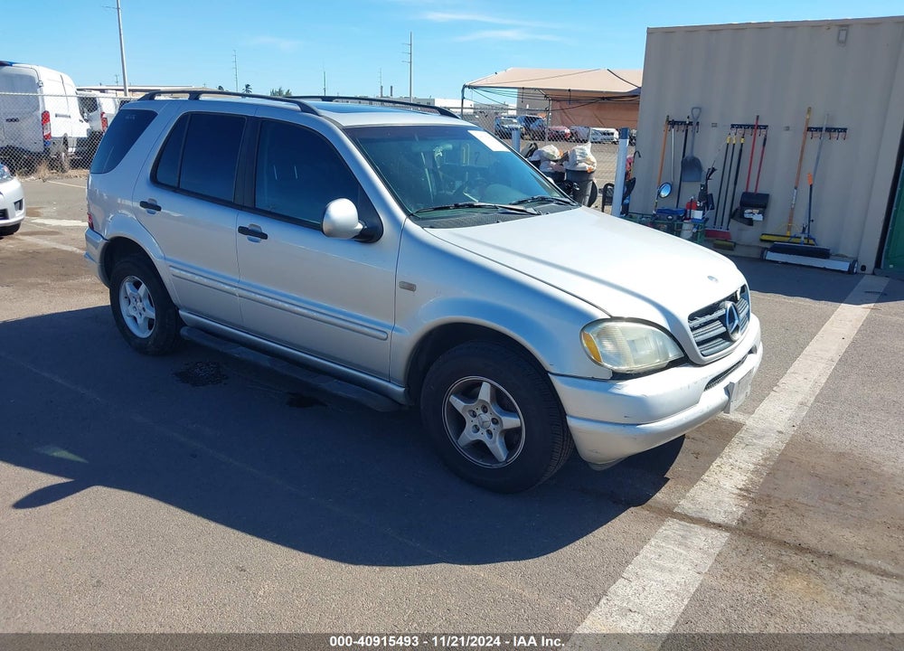 2000 MERCEDES-BENZ ML 320 VIN: 4JGAB54E7YA217063