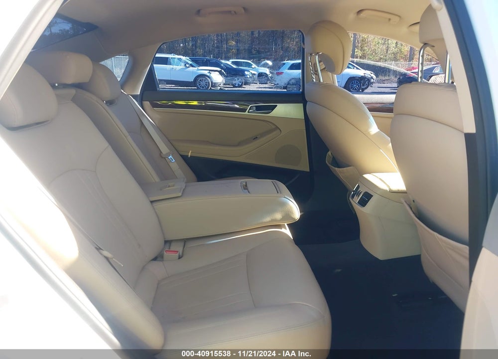 2015 HYUNDAI GENESIS 3.8 VIN: KMHGN4JE5FU052870