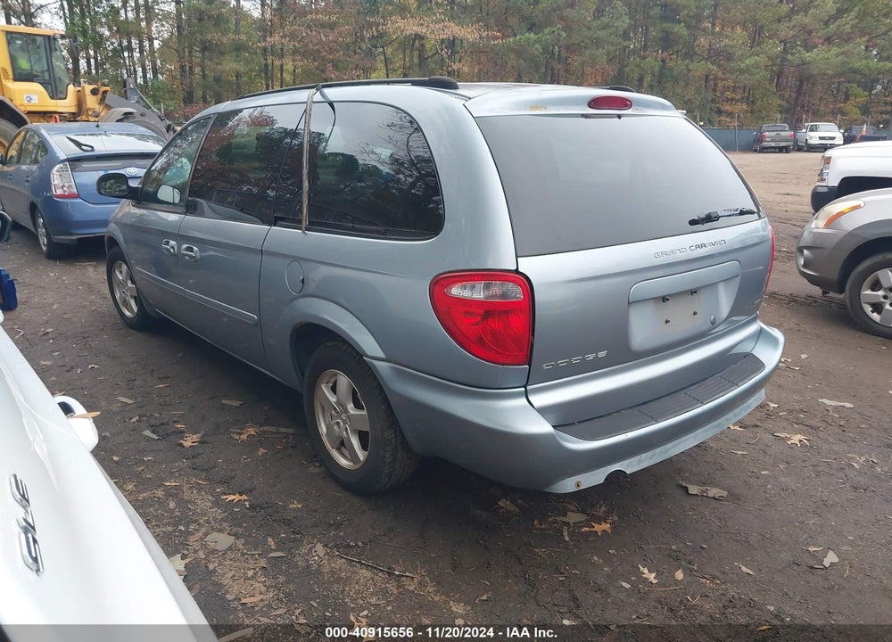 2005 DODGE GRAND CARAVAN SXT VIN: 2D8GP44L25R128549