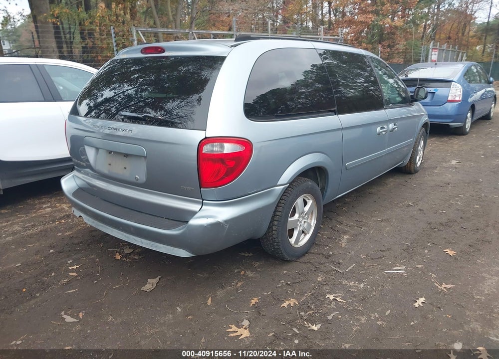 2005 DODGE GRAND CARAVAN SXT VIN: 2D8GP44L25R128549