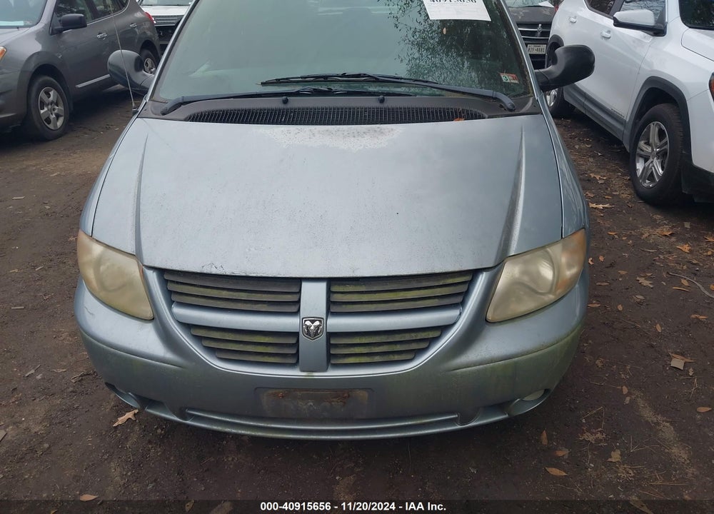 2005 DODGE GRAND CARAVAN SXT VIN: 2D8GP44L25R128549