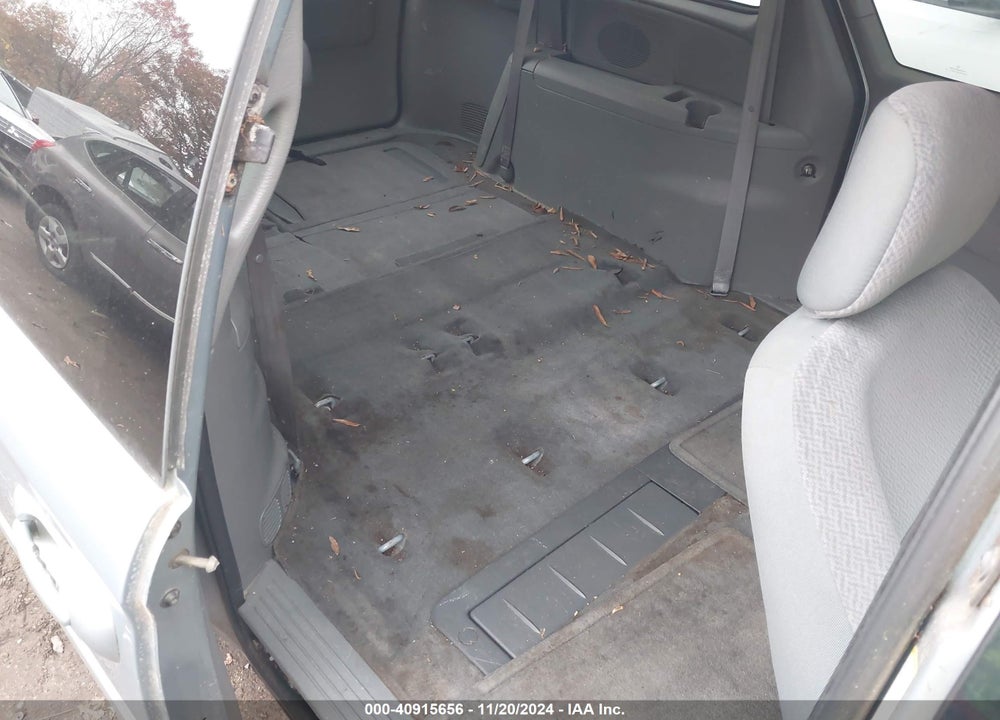 2005 DODGE GRAND CARAVAN SXT VIN: 2D8GP44L25R128549