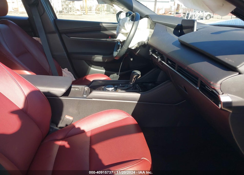 2024 MAZDA 3 2.5 S CARBON EDITION VIN: JM1BPBLM8R1703058